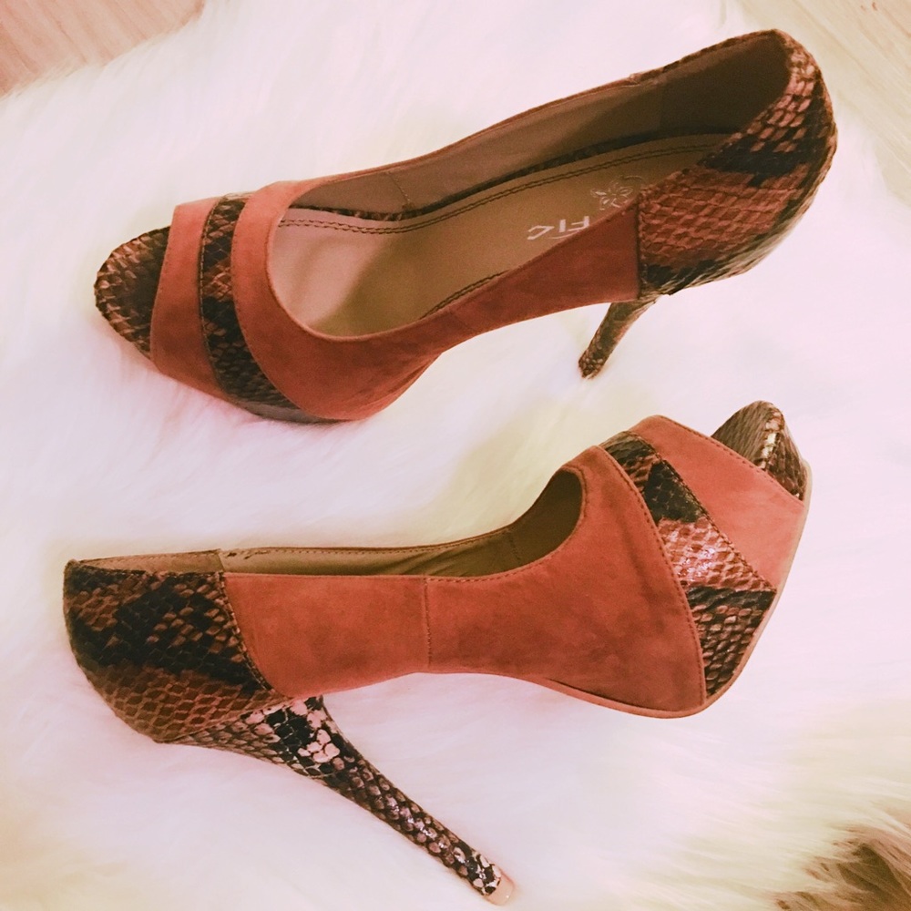 NEW suede/snake skin pattern heels
